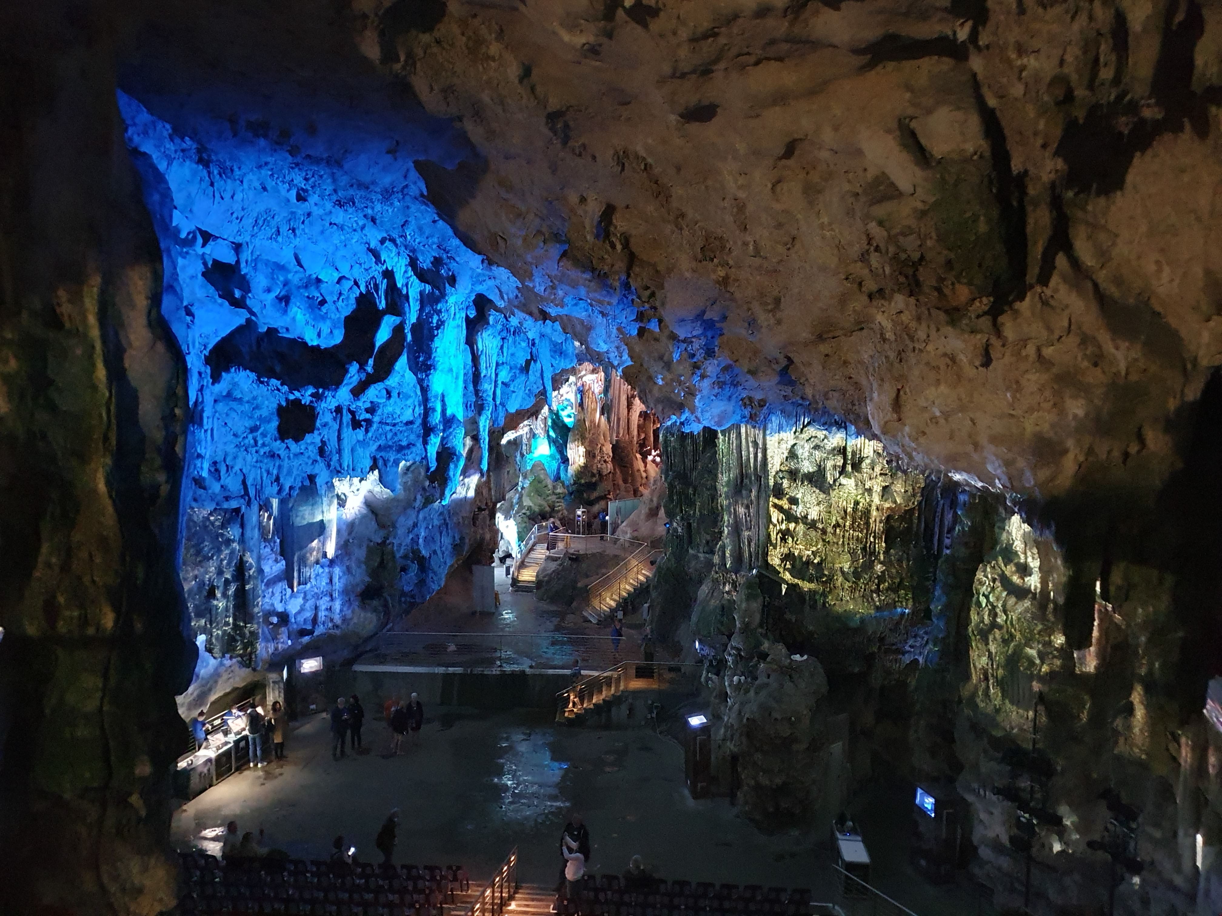 740.jpg (327117 bytes)