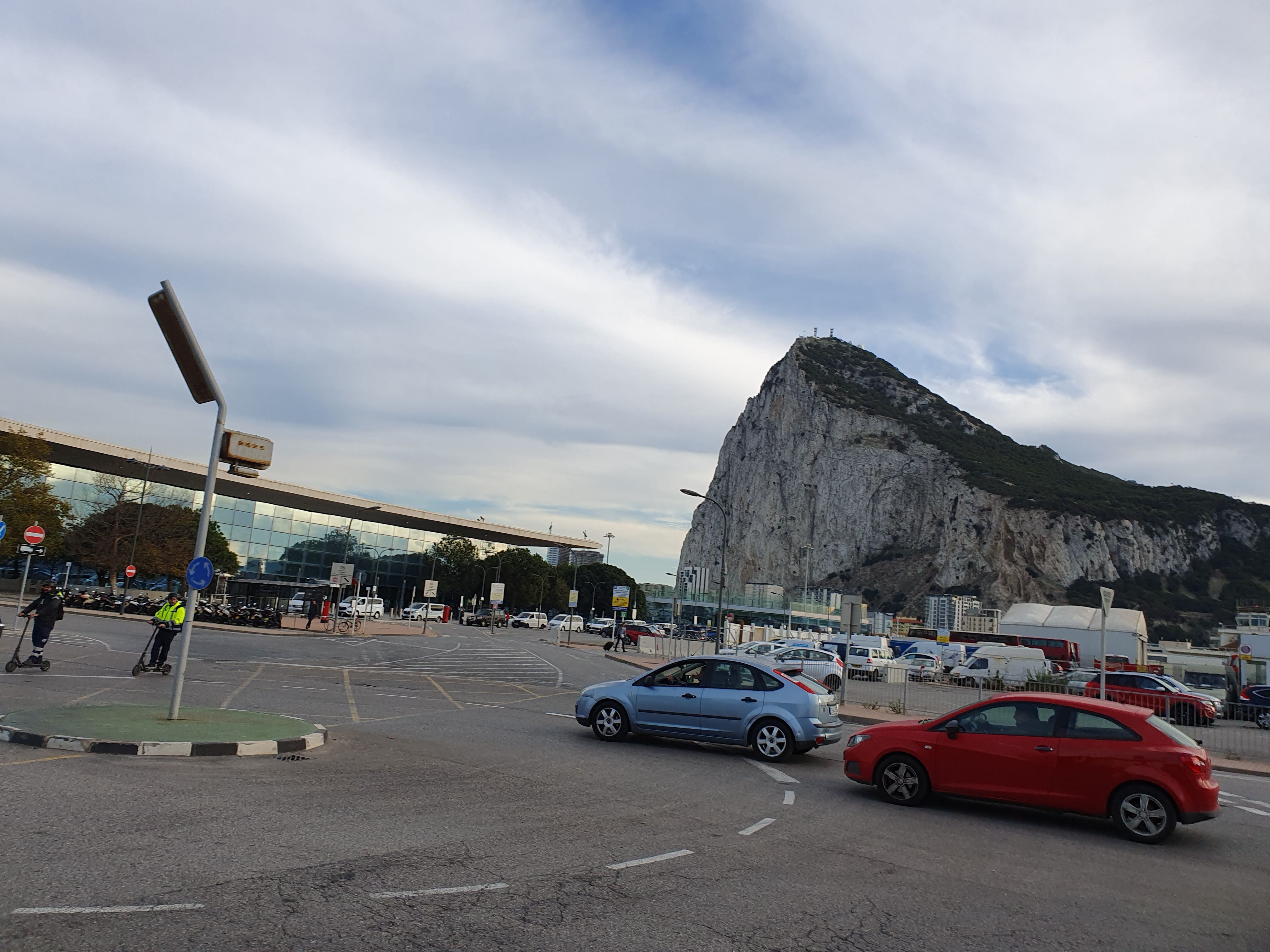 860.jpg (327117 bytes)