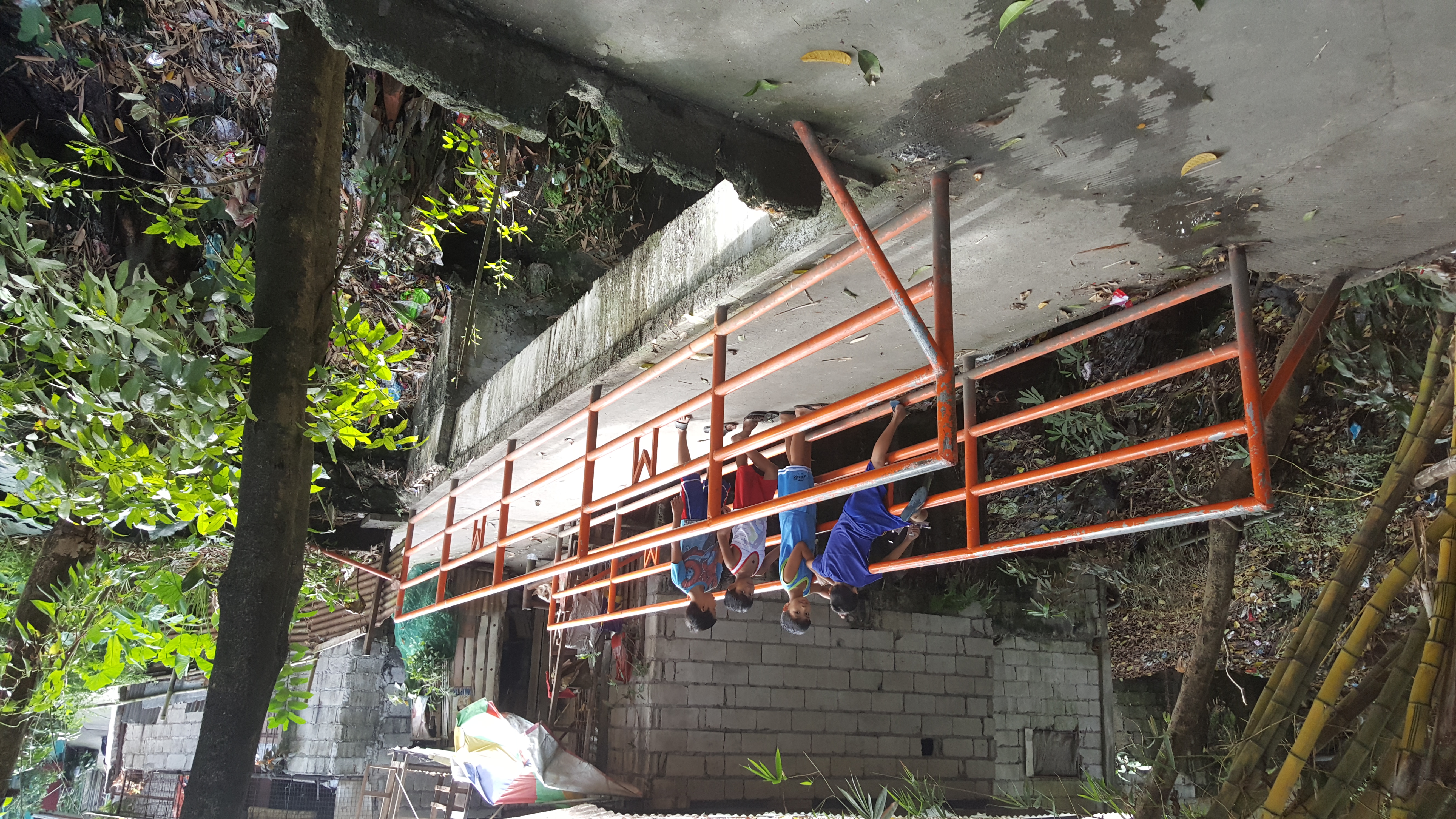 340.jpg (165335 bytes)