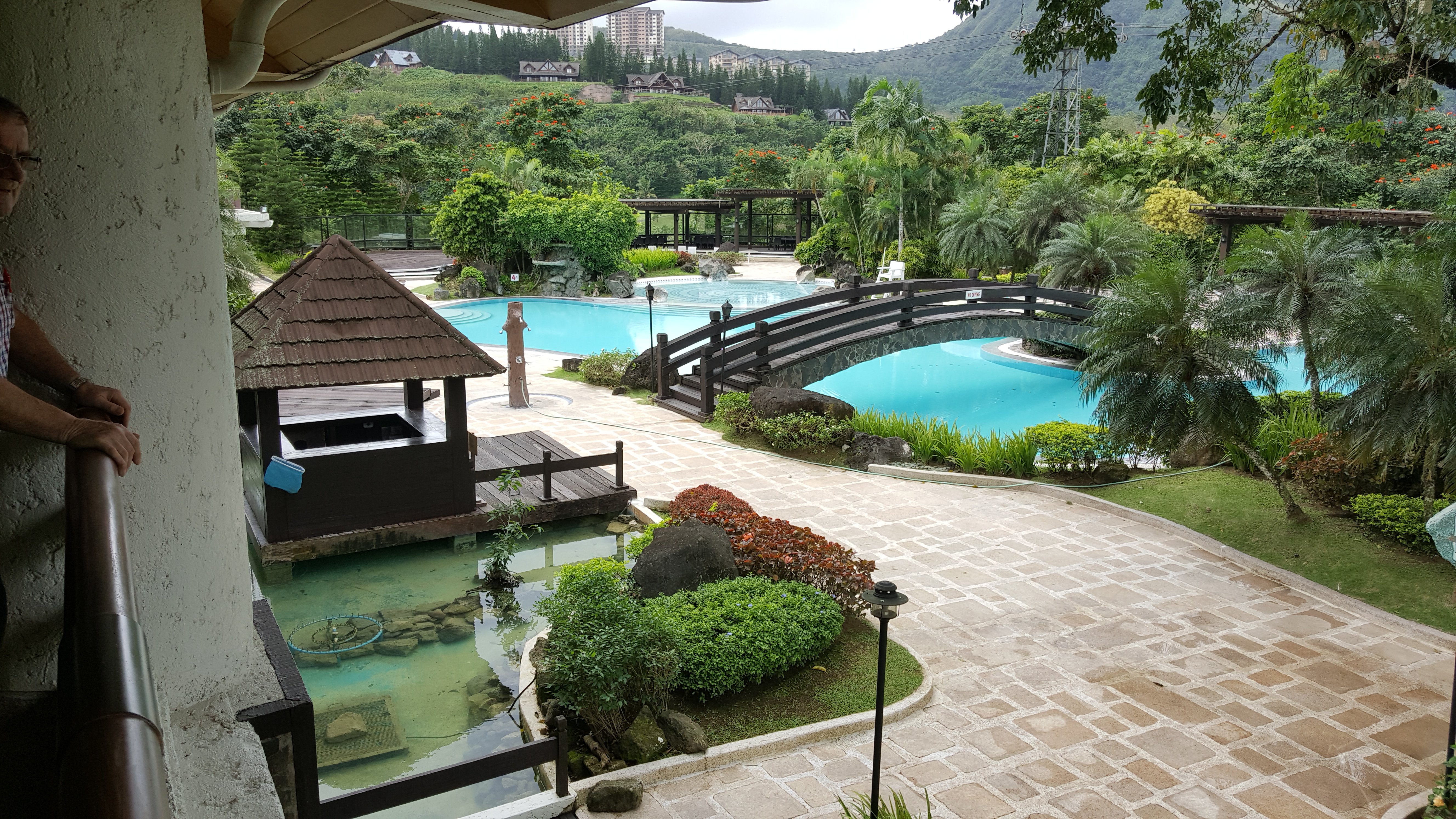 130.jpg (165335 bytes)