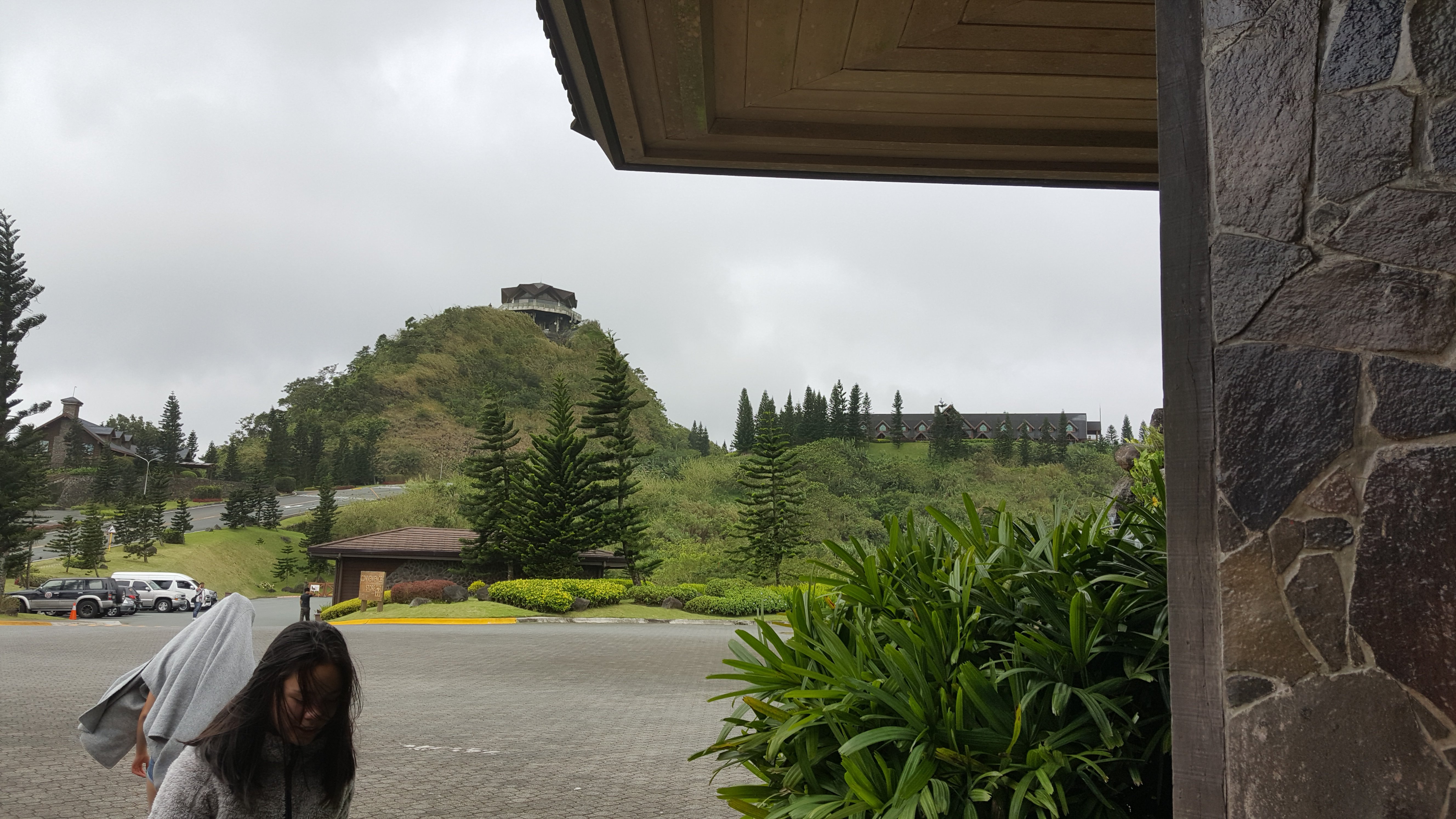 70.jpg (165335 bytes)