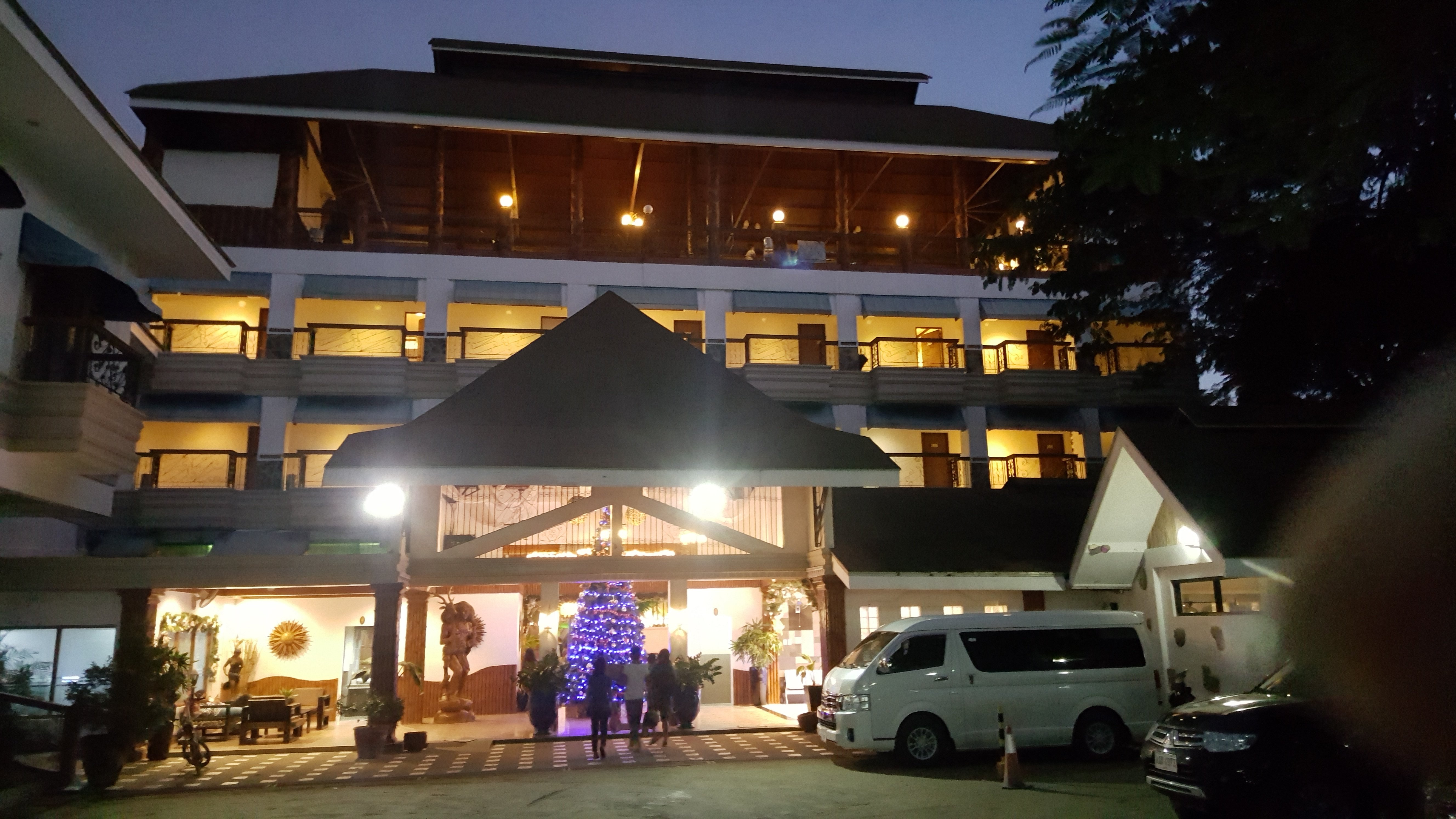 10.jpg (165335 bytes)