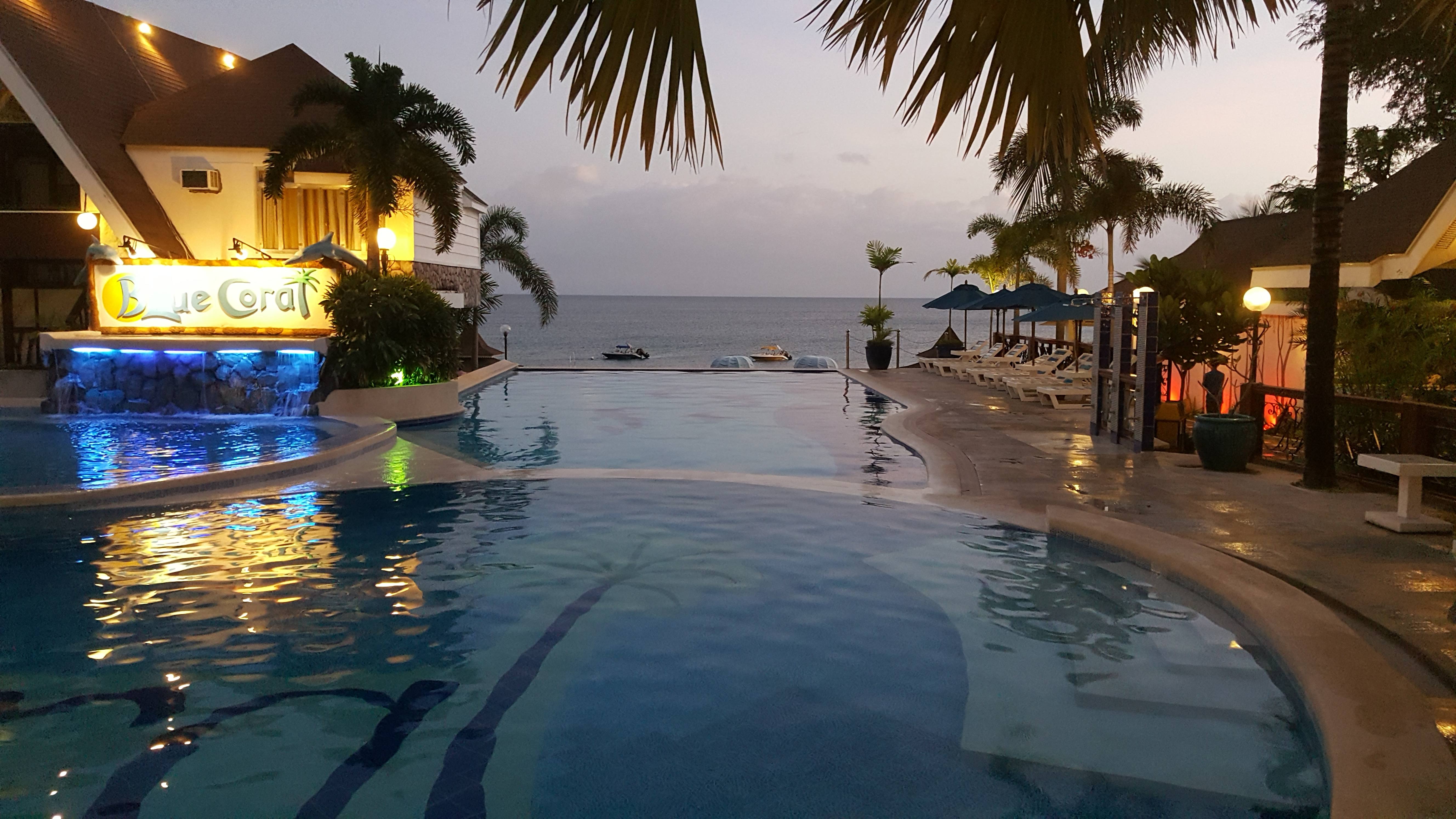 90.jpg (165335 bytes)