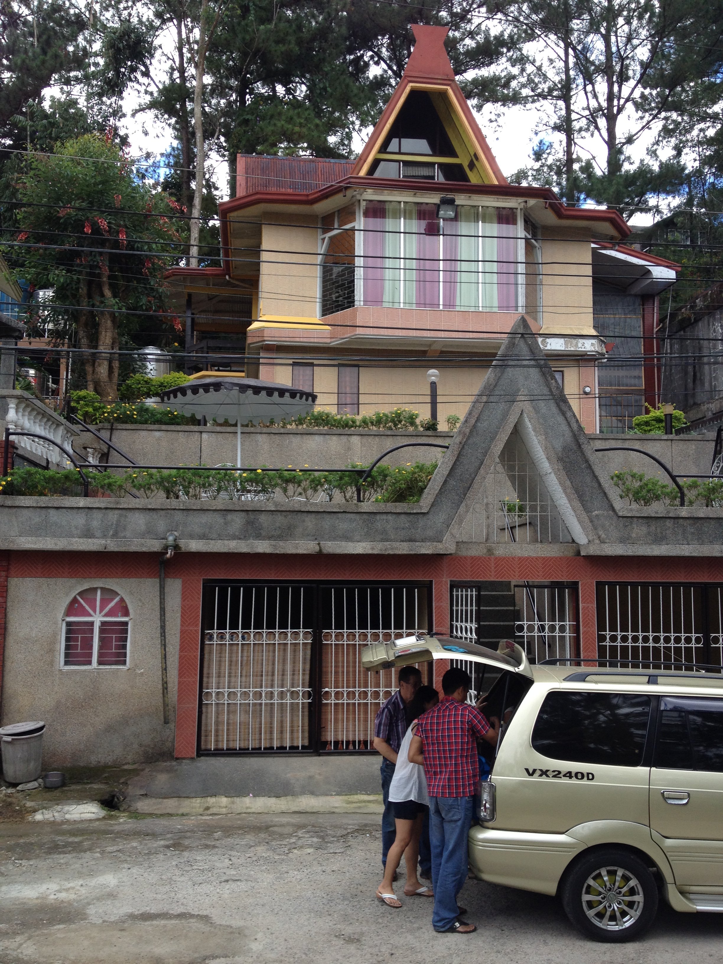 190.jpg (165335 bytes)