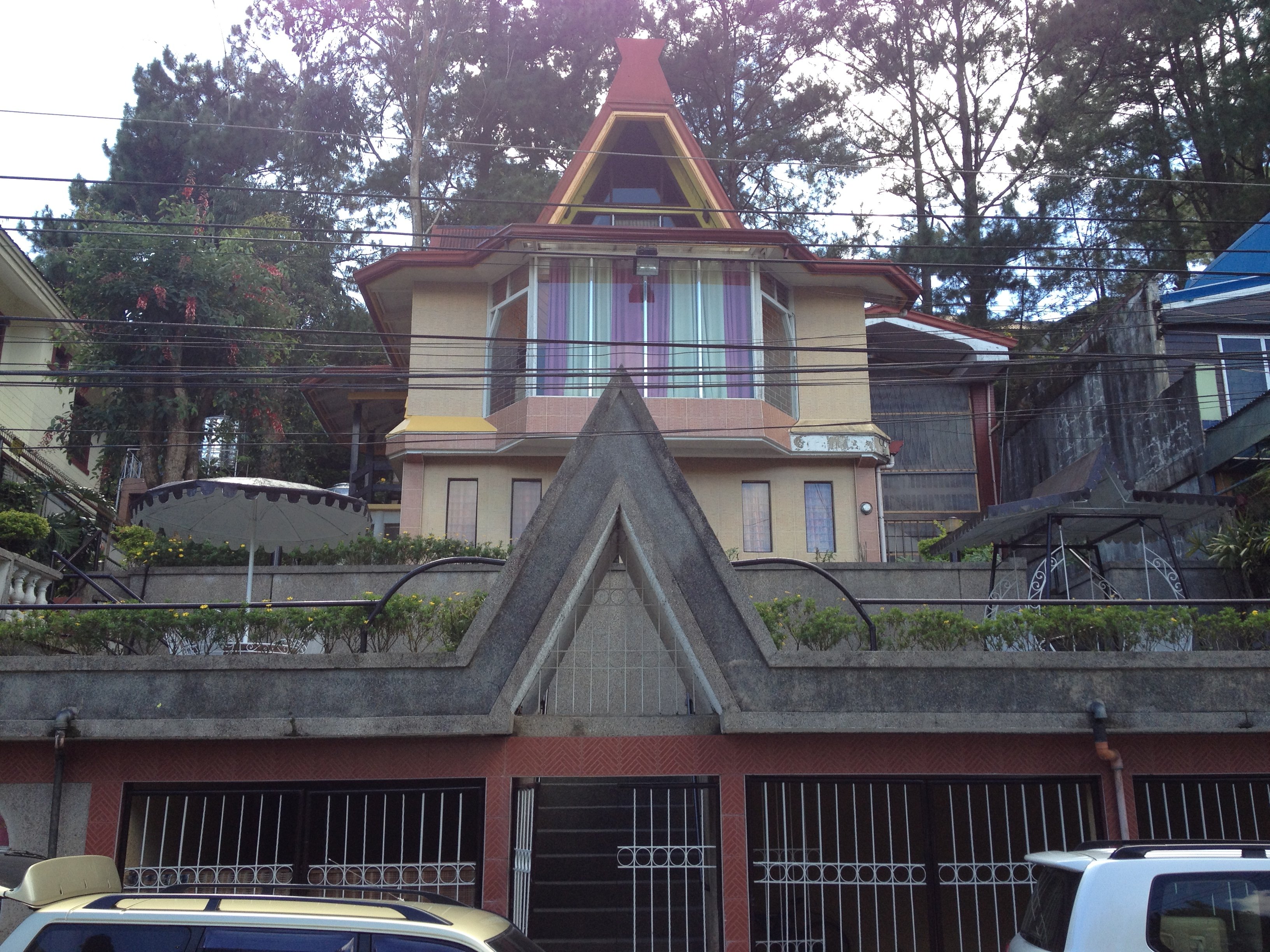 70.jpg (165335 bytes)