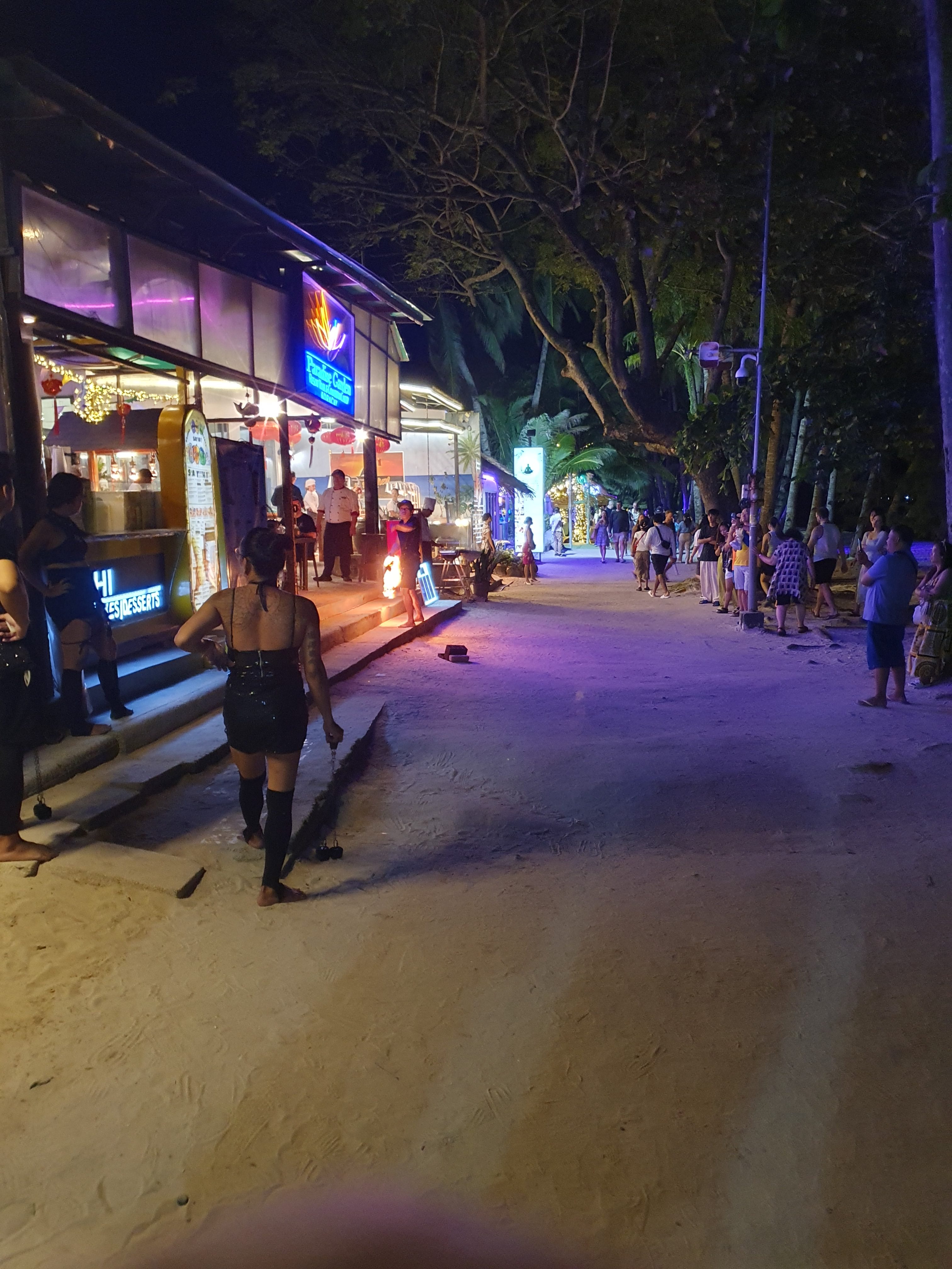 165.jpg (142052 bytes)