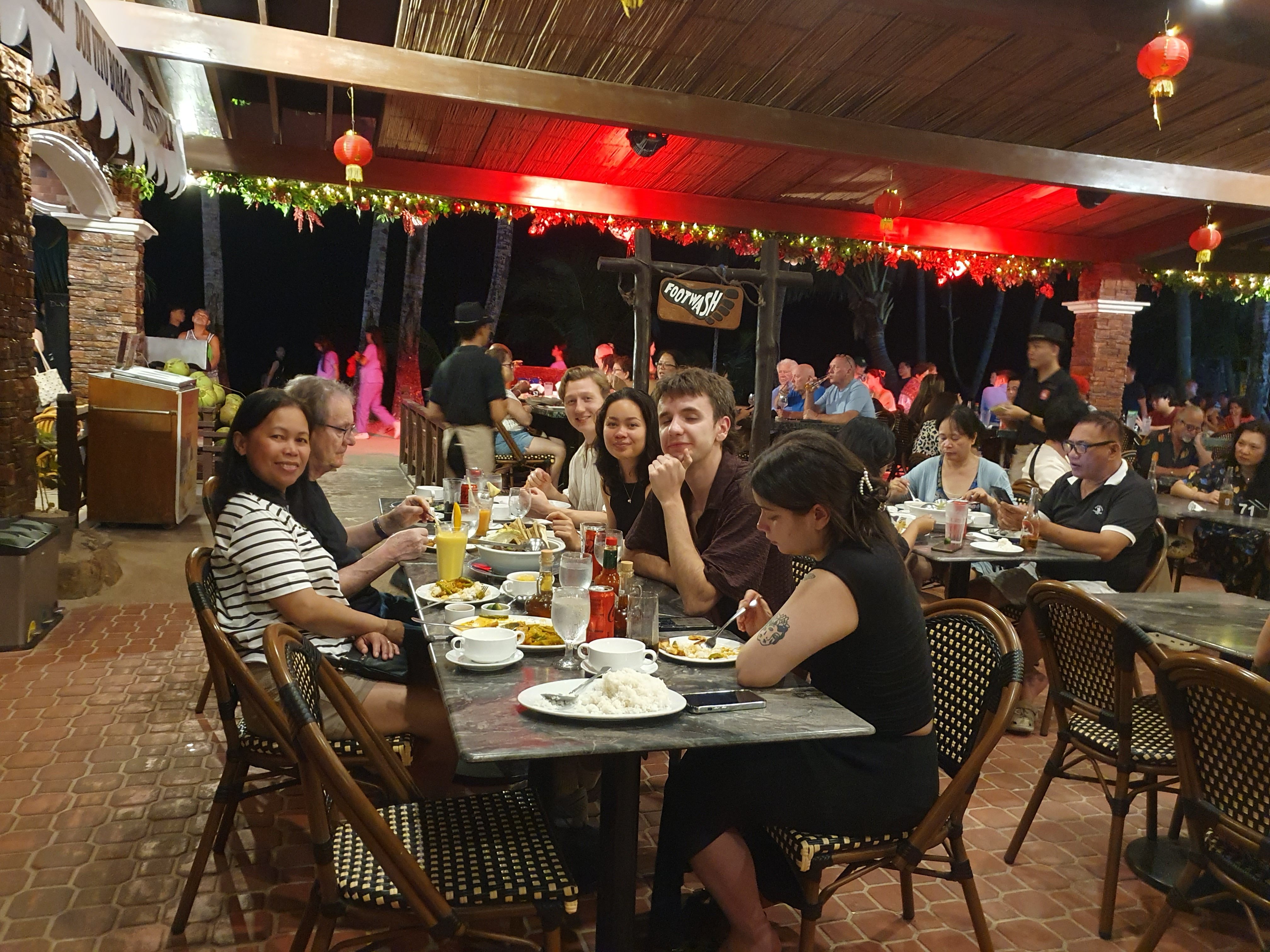 270.jpg (142052 bytes)