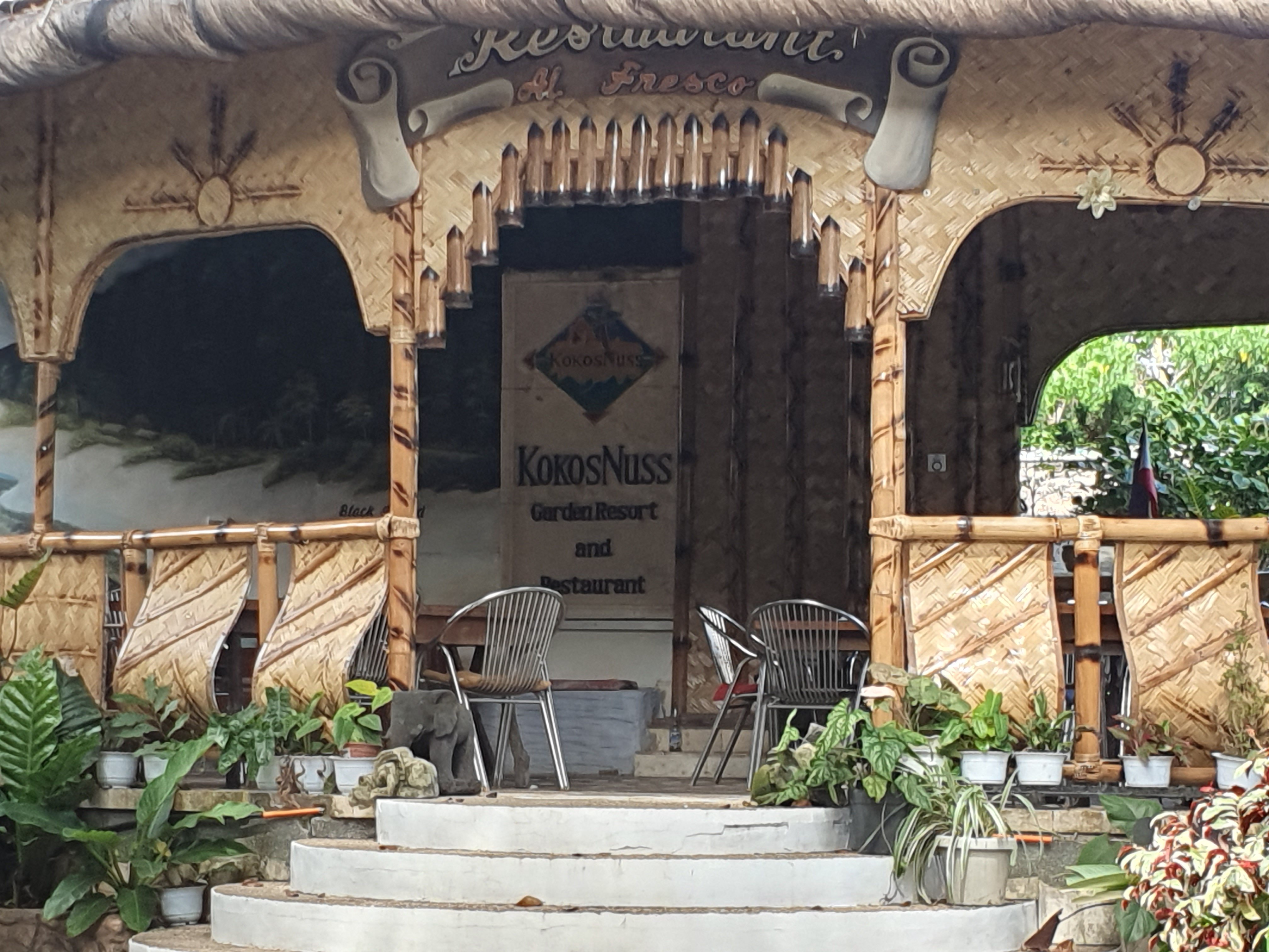 320.jpg (165335 bytes)