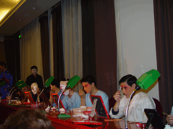 0100.gif (149905 bytes)