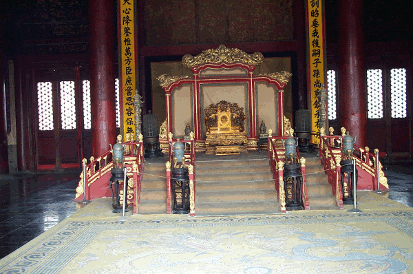 070.gif (159097 bytes)