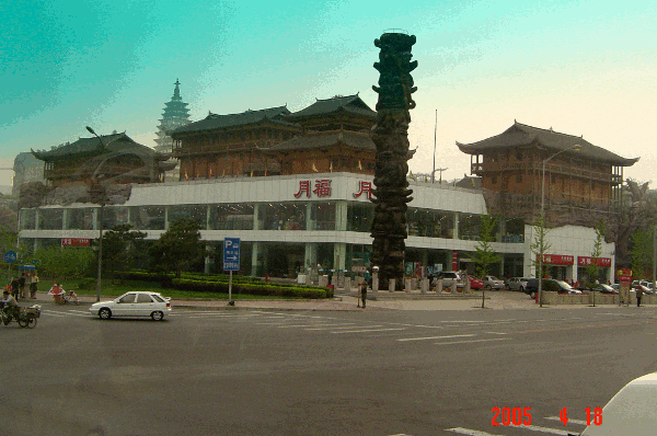 000100.gif (144103 bytes)