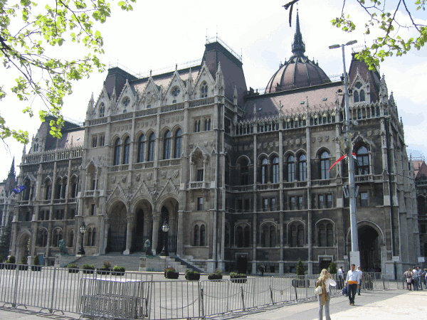 160.gif (195450 bytes)