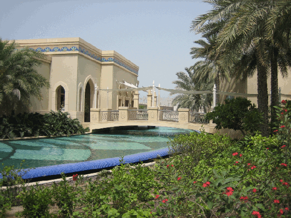 355.gif (199971 bytes)