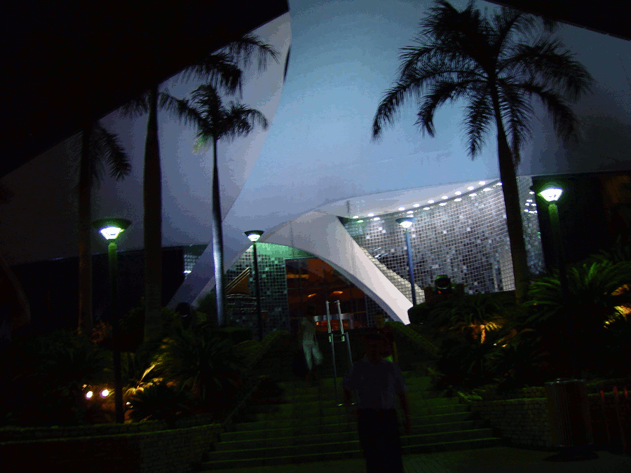 760.gif (287600 bytes)