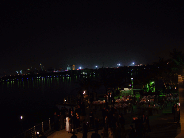 780.gif (103975 bytes)