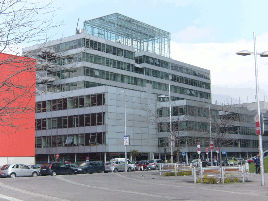 100.gif (315381 bytes)