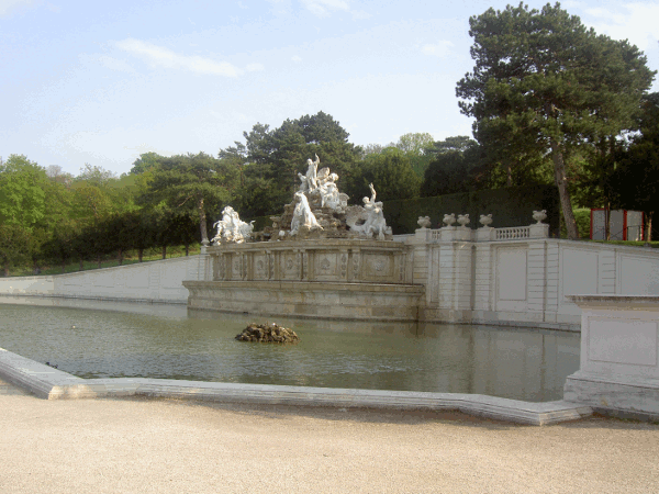 250.gif (147927 bytes)