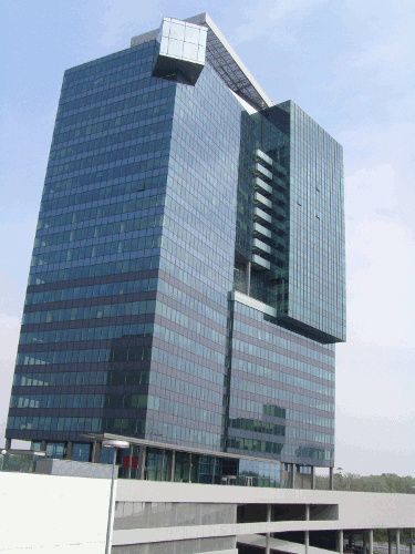 320.gif (112737 bytes)