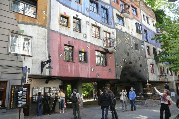 490.gif (167543 bytes)